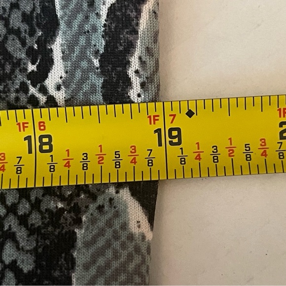 Harlow & Rose Gray Black SnakeskinPrint Coastal CowGirl Shift Dress NWOT Size M - Picture 11 of 13